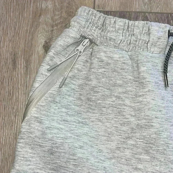 Men shorts with zipper pocket - Picture 2 of 6